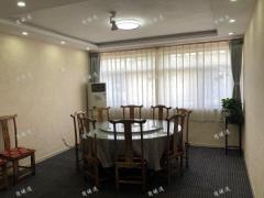 博山中心路公园沿街餐饮店带租整转，设备齐全，店主急转