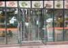 (转让) 店铺100多平方，肉有包箱，宽敞明亮，环境好，主要街道门面。