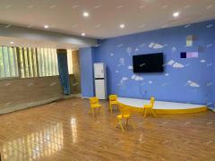 新建大道实验小学旁培训机构转让，客源稳定