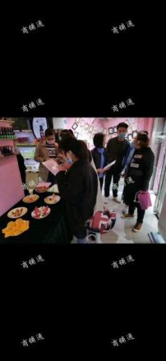 师大南路金芯社区3个地铁站的中间美容店转让，可空转