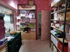 师大南路金芯社区3个地铁站的中间美容店转让，可空转