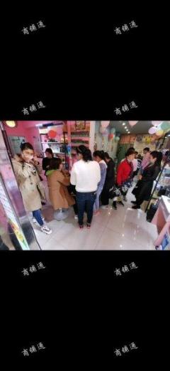师大南路金芯社区3个地铁站的中间美容店转让，可空转