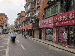 师大南路金芯社区3个地铁站的中间美容店转让，可空转
