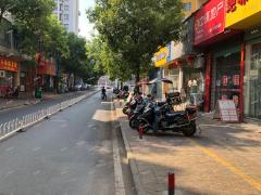 银河城春晓苑小区门口水果店转让，日营业额4000