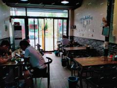 淄川淄博师专校外餐饮店带租转让，在校师生1万3千人