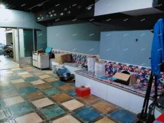 张店共青团路东万象汇附近商铺转让，位置好，可空转