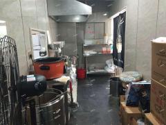 张店亿丰大厦美食城二楼商铺带租转让，免租一个月
