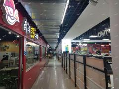 张店亿丰大厦美食城二楼商铺带租转让，免租一个月