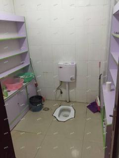 张店时代名都东门沿街新装修商铺对外出租，带地暖