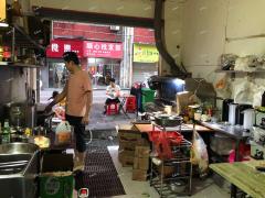 长胜大市场盈利烧烤店诚心转让，日营业额2500