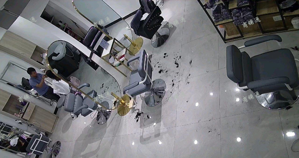 (转让) 商业街唯一一家美发沙龙，拥有经营权