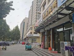 张店和平路附近沿街纯一层餐饮店低价转让，可空转