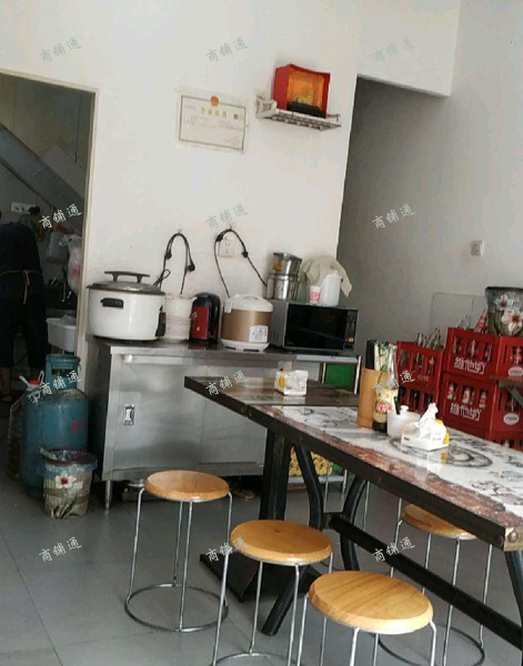 (转让) 小区门口店面。有意可以面谈。