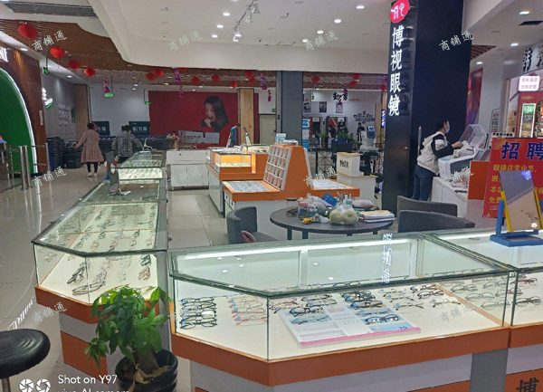 (转让) 店面位置好在商场出去口