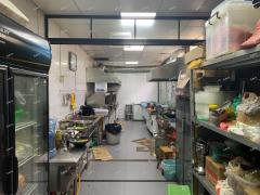 房家艺术村沿街房烧烤店带租转让，客源稳定，人流量大