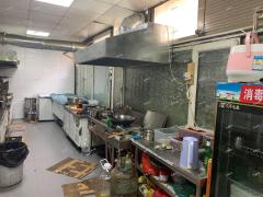 房家艺术村沿街房烧烤店带租转让，客源稳定，人流量大