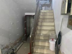 张店世纪路与华福大道路东沿街汽车美容店带租转让