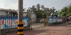 桓台县兴恒路沿街一层带院餐饮店对外转让，带设备