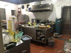 兆峰大厦楼下夜宵烧烤店转让，地铁出口，门口公交站台