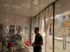 学校正对面以及门口小区第一家早餐店转让，沿街路口