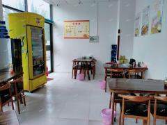 张店圣博未来城西首沿街餐饮店对外转让，租金低