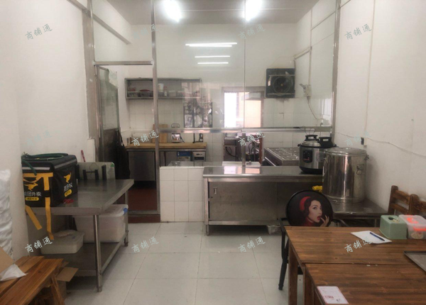 (出租) 外卖一条街，边上全是干外卖的。设备齐全无转让费，