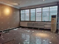 张店东二路儿童公园南房东一手商铺对外出租，租金低