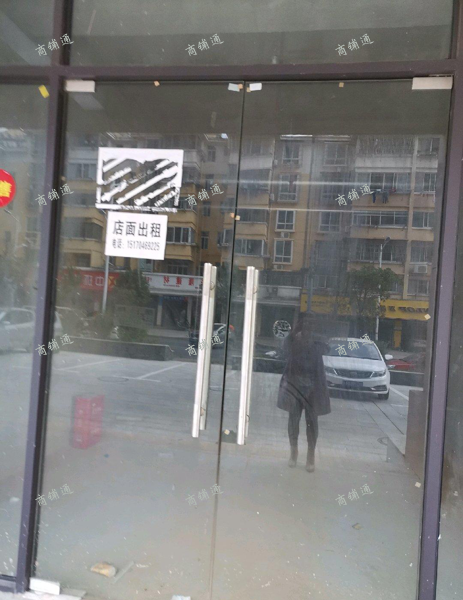 (出租) 人流量大，可做歺饮烧烤超市