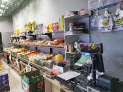 明清街沿街水果店转让，日营业额3000，客源稳定，可空转