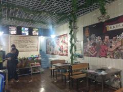潘南东路沿街餐饮店低价转让 可空转！费用面议！
