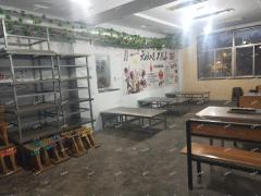 潘南东路沿街餐饮店低价转让 可空转！费用面议！