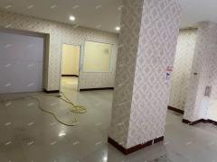 盛世康城2期南门沿街空铺对外出租，适合多行业