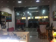 华东交大理工学院食堂2楼维修店转让，可空转人流大