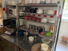 明清街丽景翠苑沿街水饺店转让，日营业额3000，可空转