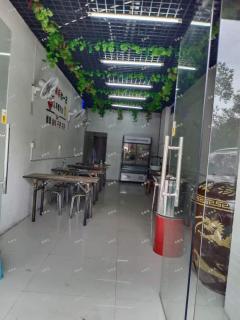 南昌十二中斜对面小区门口沿街早餐店转让，人流量大