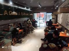 理工大东校餐饮店转让！可带品牌整转也可空转
