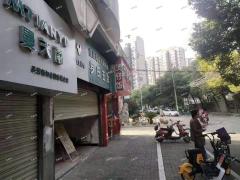 东湖区人民出版社五金店对外招租，沿街商铺人流量大