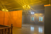 (出租) 商铺临街，上下两层，宽敞明亮，可做任何家居装饰建材店铺运营