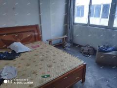 贸易广场批发中心位置临街商铺招租  超大面积 低租金