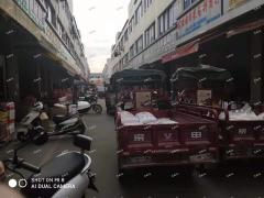 贸易广场批发中心位置临街商铺招租  超大面积 低租金