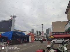 贸易广场批发中心位置临街商铺招租  超大面积 低租金