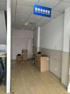 明清街沿街二楼商铺出租，可做美容养生，消费人群多
