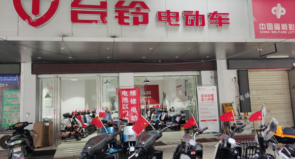 (出租) 盈利正街商铺，王府井购物中心对面，急转，