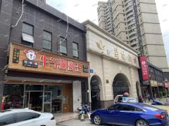 红谷滩小区门口第一家空店低价转让