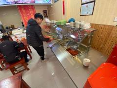 瑞安路沿街餐饮店带租整体转让，月入过万，利润高
