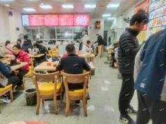 江大南路餐饮店对外转让，旁边就是天虹商场，酒店