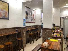 急转一附医院斜对面餐饮店转让，可做三餐附送一个小院