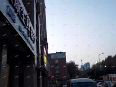 联通路福瑞家园门口第一家精装修商铺转让，无行业限制