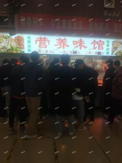 江西工业技术学校唯一食堂二楼餐饮店转让，客源稳定