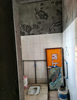 (出租) 成熟居民区中，小区出入路口，单一层